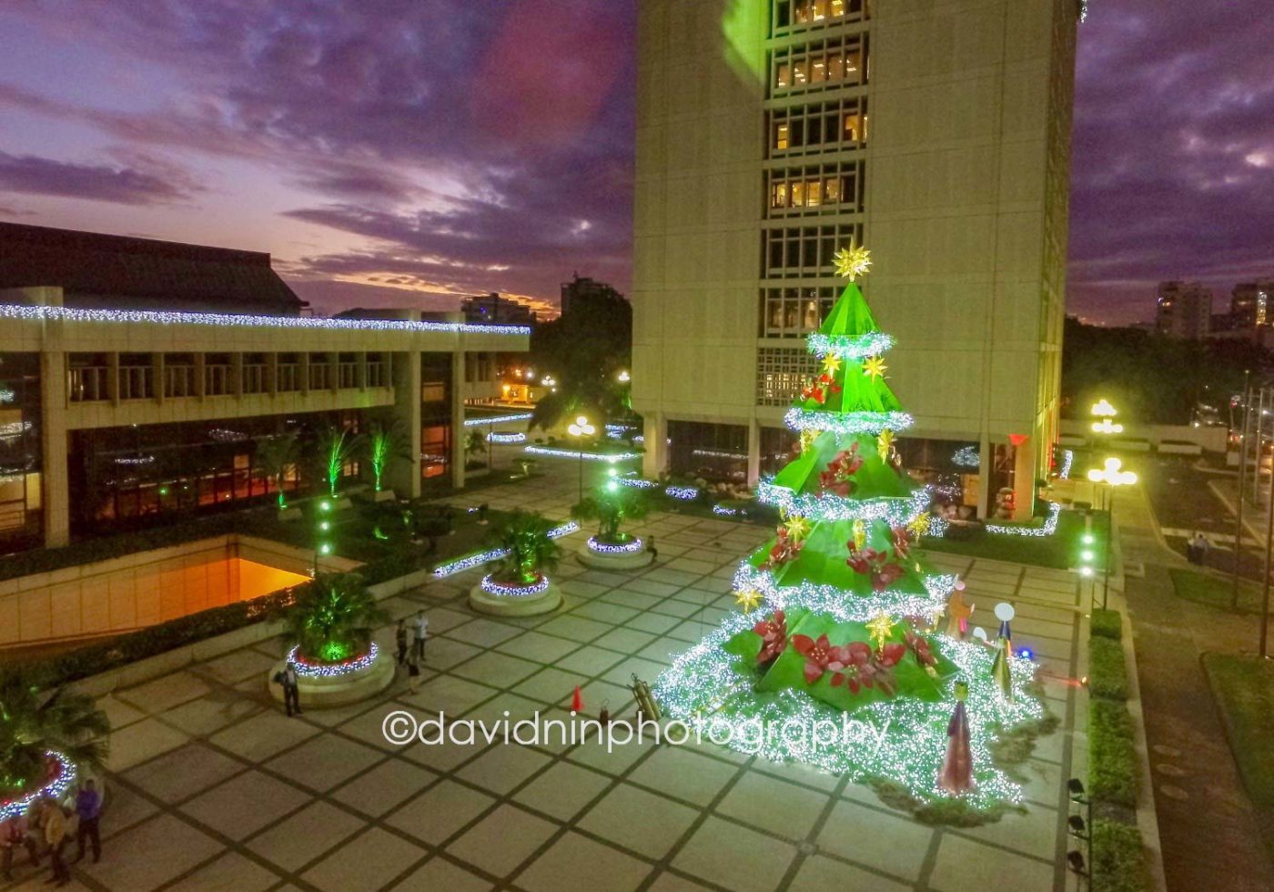 Entorno decorado con motivos navideños